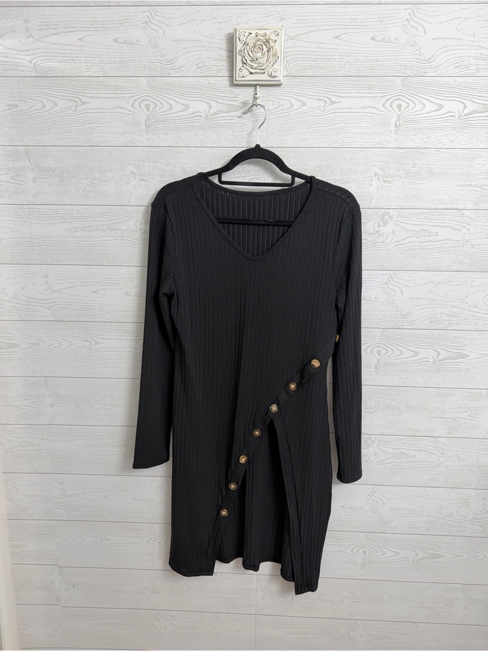 No Labe Black Long Sleeve V-Neck Button Accent Dress. Size L